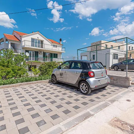 Gorgeous In With House Sea View Apartmán